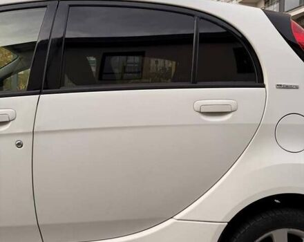 Белый Пежо иOн, объемом двигателя 0 л и пробегом 80 тыс. км за 4500 $, фото 2 на Automoto.ua