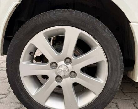 Белый Пежо иOн, объемом двигателя 0 л и пробегом 80 тыс. км за 4500 $, фото 16 на Automoto.ua