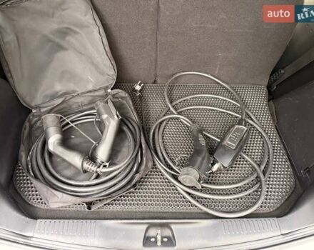 Белый Пежо иOн, объемом двигателя 0 л и пробегом 80 тыс. км за 4500 $, фото 50 на Automoto.ua