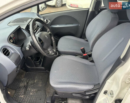 Белый Пежо иOн, объемом двигателя 0 л и пробегом 74 тыс. км за 3650 $, фото 10 на Automoto.ua