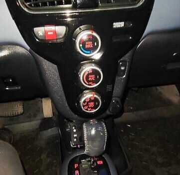 Белый Пежо иOн, объемом двигателя 0 л и пробегом 102 тыс. км за 4500 $, фото 34 на Automoto.ua