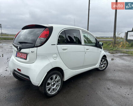 Белый Пежо иOн, объемом двигателя 0 л и пробегом 74 тыс. км за 3650 $, фото 5 на Automoto.ua