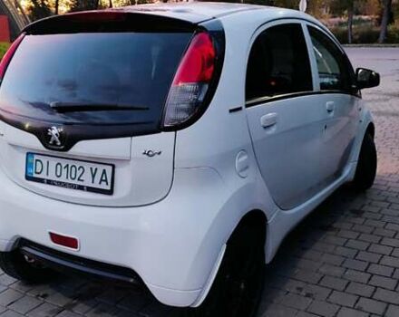 Белый Пежо иOн, объемом двигателя 0 л и пробегом 102 тыс. км за 4500 $, фото 23 на Automoto.ua