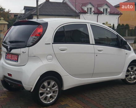 Белый Пежо иOн, объемом двигателя 0 л и пробегом 103 тыс. км за 4200 $, фото 6 на Automoto.ua