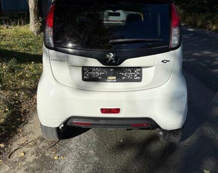 Белый Пежо иOн, объемом двигателя 0 л и пробегом 93 тыс. км за 4600 $, фото 12 на Automoto.ua