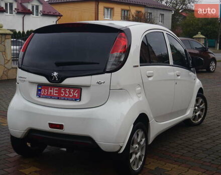Белый Пежо иOн, объемом двигателя 0 л и пробегом 103 тыс. км за 4200 $, фото 7 на Automoto.ua