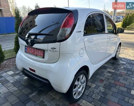 Белый Пежо иOн, объемом двигателя 0 л и пробегом 67 тыс. км за 4999 $, фото 3 на Automoto.ua