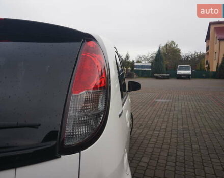 Белый Пежо иOн, объемом двигателя 0 л и пробегом 103 тыс. км за 4200 $, фото 21 на Automoto.ua