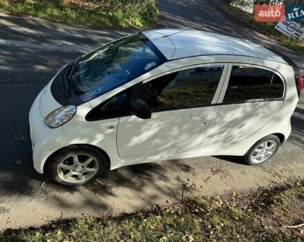 Белый Пежо иOн, объемом двигателя 0 л и пробегом 93 тыс. км за 4600 $, фото 15 на Automoto.ua