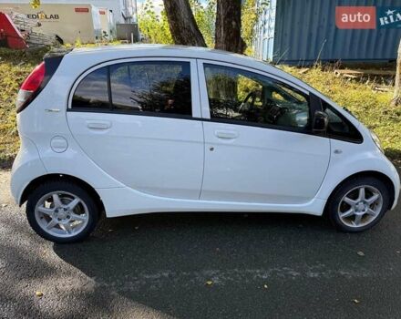 Белый Пежо иOн, объемом двигателя 0 л и пробегом 93 тыс. км за 4600 $, фото 13 на Automoto.ua