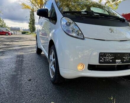 Белый Пежо иOн, объемом двигателя 0 л и пробегом 93 тыс. км за 4600 $, фото 11 на Automoto.ua