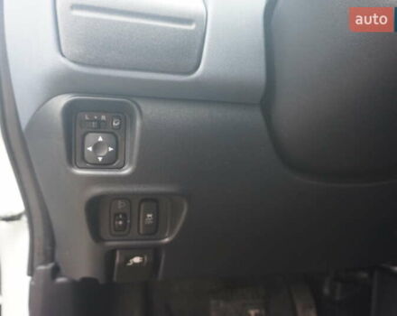 Белый Пежо иOн, объемом двигателя 0 л и пробегом 103 тыс. км за 4200 $, фото 26 на Automoto.ua