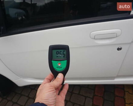 Белый Пежо иOн, объемом двигателя 0 л и пробегом 103 тыс. км за 4200 $, фото 54 на Automoto.ua