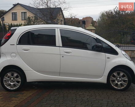 Белый Пежо иOн, объемом двигателя 0 л и пробегом 103 тыс. км за 4200 $, фото 5 на Automoto.ua