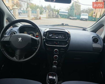 Белый Пежо иOн, объемом двигателя 0 л и пробегом 103 тыс. км за 4200 $, фото 44 на Automoto.ua