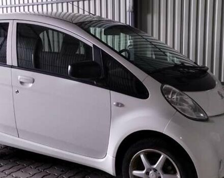 Белый Пежо иOн, объемом двигателя 0 л и пробегом 93 тыс. км за 4600 $, фото 2 на Automoto.ua