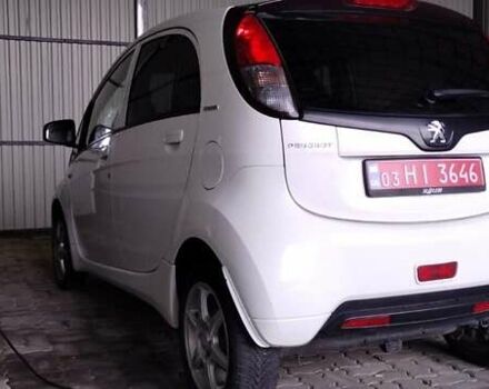 Белый Пежо иOн, объемом двигателя 0 л и пробегом 93 тыс. км за 4600 $, фото 4 на Automoto.ua