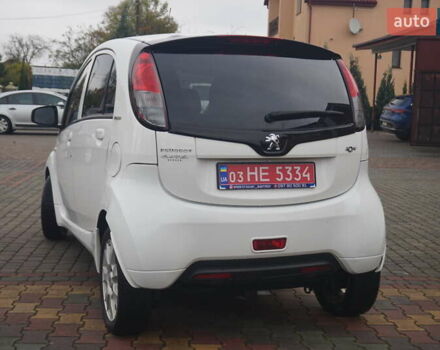 Белый Пежо иOн, объемом двигателя 0 л и пробегом 103 тыс. км за 4200 $, фото 8 на Automoto.ua