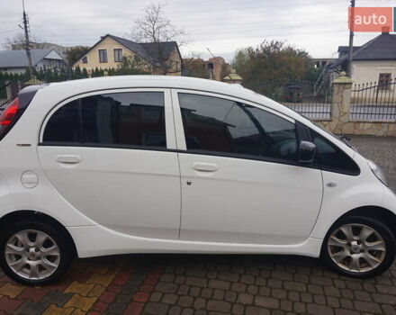 Белый Пежо иOн, объемом двигателя 0 л и пробегом 103 тыс. км за 4200 $, фото 14 на Automoto.ua