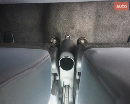 Белый Пежо иOн, объемом двигателя 0 л и пробегом 103 тыс. км за 4200 $, фото 45 на Automoto.ua