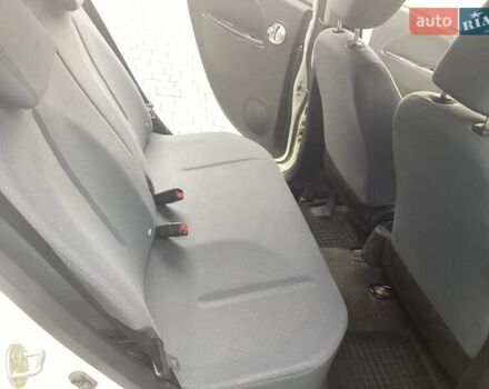 Білий Пежо iOн, об'ємом двигуна 0 л та пробігом 89 тис. км за 5199 $, фото 10 на Automoto.ua