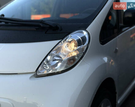 Белый Пежо иOн, объемом двигателя 0 л и пробегом 85 тыс. км за 5650 $, фото 5 на Automoto.ua