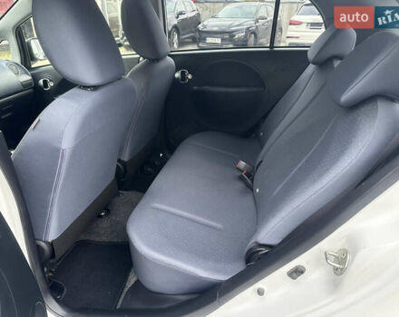 Белый Пежо иOн, объемом двигателя 0 л и пробегом 74 тыс. км за 4900 $, фото 12 на Automoto.ua