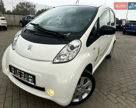 Белый Пежо иOн, объемом двигателя 0 л и пробегом 74 тыс. км за 4900 $, фото 1 на Automoto.ua