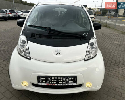 Белый Пежо иOн, объемом двигателя 0 л и пробегом 74 тыс. км за 4900 $, фото 2 на Automoto.ua