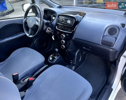 Белый Пежо иOн, объемом двигателя 0 л и пробегом 74 тыс. км за 4899 $, фото 1 на Automoto.ua