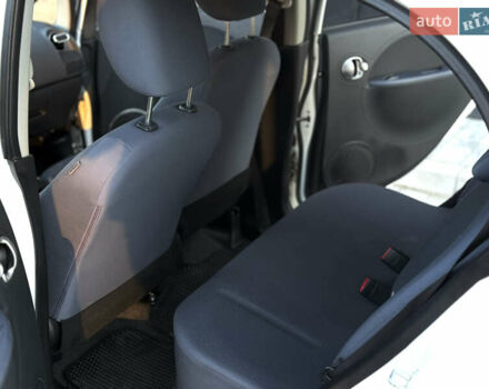 Белый Пежо иOн, объемом двигателя 0 л и пробегом 85 тыс. км за 5650 $, фото 31 на Automoto.ua