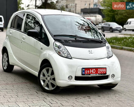 Белый Пежо иOн, объемом двигателя 0 л и пробегом 55 тыс. км за 7999 $, фото 1 на Automoto.ua