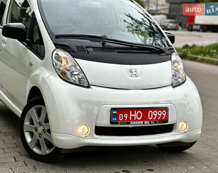 Белый Пежо иOн, объемом двигателя 0 л и пробегом 55 тыс. км за 7999 $, фото 6 на Automoto.ua