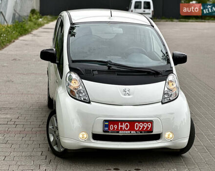 Белый Пежо иOн, объемом двигателя 0 л и пробегом 55 тыс. км за 7999 $, фото 4 на Automoto.ua