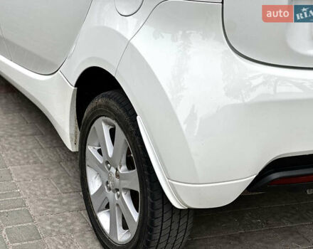 Белый Пежо иOн, объемом двигателя 0 л и пробегом 55 тыс. км за 7999 $, фото 31 на Automoto.ua