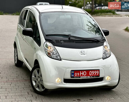 Белый Пежо иOн, объемом двигателя 0 л и пробегом 55 тыс. км за 7999 $, фото 5 на Automoto.ua