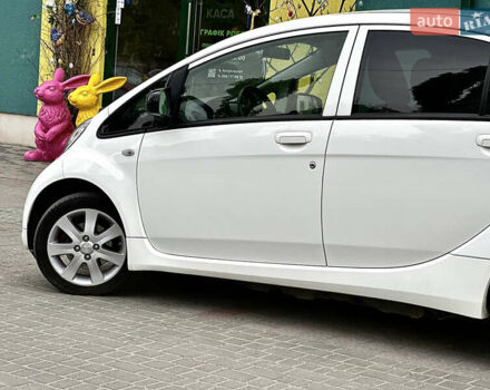 Белый Пежо иOн, объемом двигателя 0 л и пробегом 55 тыс. км за 7999 $, фото 14 на Automoto.ua