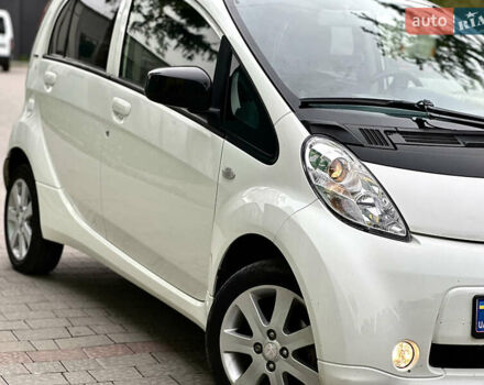 Белый Пежо иOн, объемом двигателя 0 л и пробегом 55 тыс. км за 7999 $, фото 7 на Automoto.ua