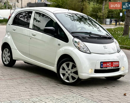 Белый Пежо иOн, объемом двигателя 0 л и пробегом 55 тыс. км за 7999 $, фото 8 на Automoto.ua