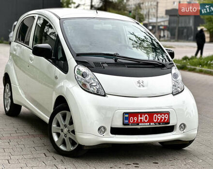 Белый Пежо иOн, объемом двигателя 0 л и пробегом 55 тыс. км за 7999 $, фото 2 на Automoto.ua