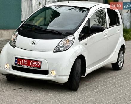 Белый Пежо иOн, объемом двигателя 0 л и пробегом 55 тыс. км за 7999 $, фото 13 на Automoto.ua