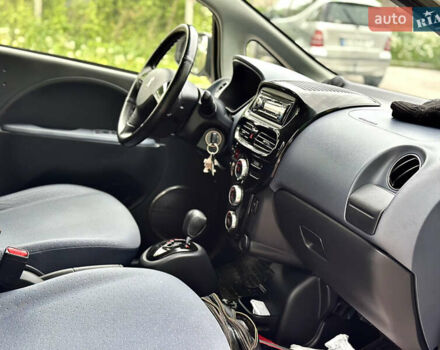 Белый Пежо иOн, объемом двигателя 0 л и пробегом 55 тыс. км за 7999 $, фото 42 на Automoto.ua