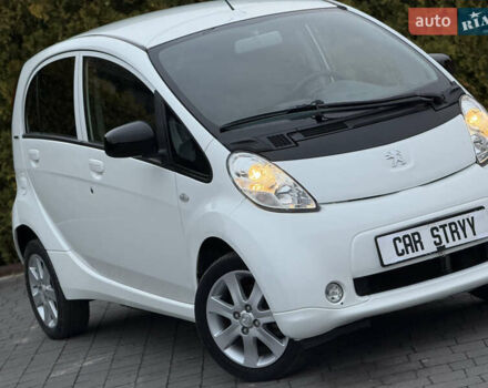 Белый Пежо иOн, объемом двигателя 0 л и пробегом 55 тыс. км за 6500 $, фото 10 на Automoto.ua