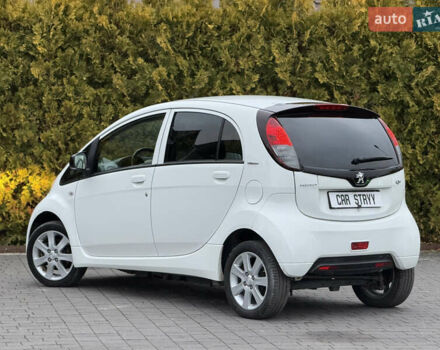 Белый Пежо иOн, объемом двигателя 0 л и пробегом 55 тыс. км за 6500 $, фото 14 на Automoto.ua