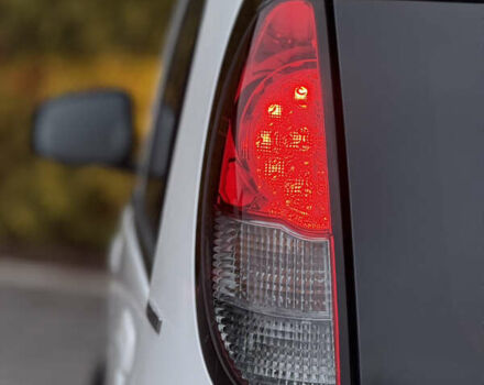 Белый Пежо иOн, объемом двигателя 0 л и пробегом 55 тыс. км за 6500 $, фото 17 на Automoto.ua