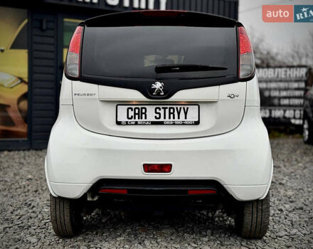 Белый Пежо иOн, объемом двигателя 0 л и пробегом 52 тыс. км за 6900 $, фото 17 на Automoto.ua
