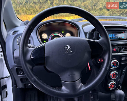 Белый Пежо иOн, объемом двигателя 0 л и пробегом 55 тыс. км за 6500 $, фото 35 на Automoto.ua