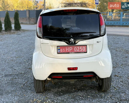 Белый Пежо иOн, объемом двигателя 0 л и пробегом 30 тыс. км за 6800 $, фото 5 на Automoto.ua