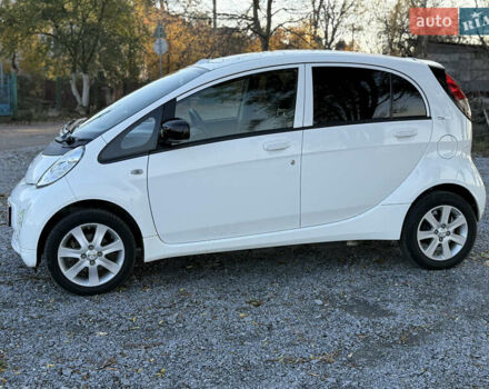 Белый Пежо иOн, объемом двигателя 0 л и пробегом 30 тыс. км за 6800 $, фото 3 на Automoto.ua