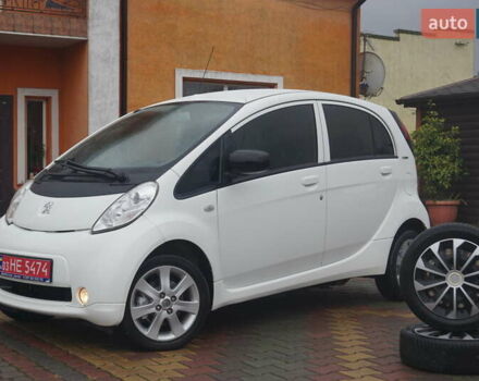 Белый Пежо иOн, объемом двигателя 0 л и пробегом 84 тыс. км за 3550 $, фото 1 на Automoto.ua